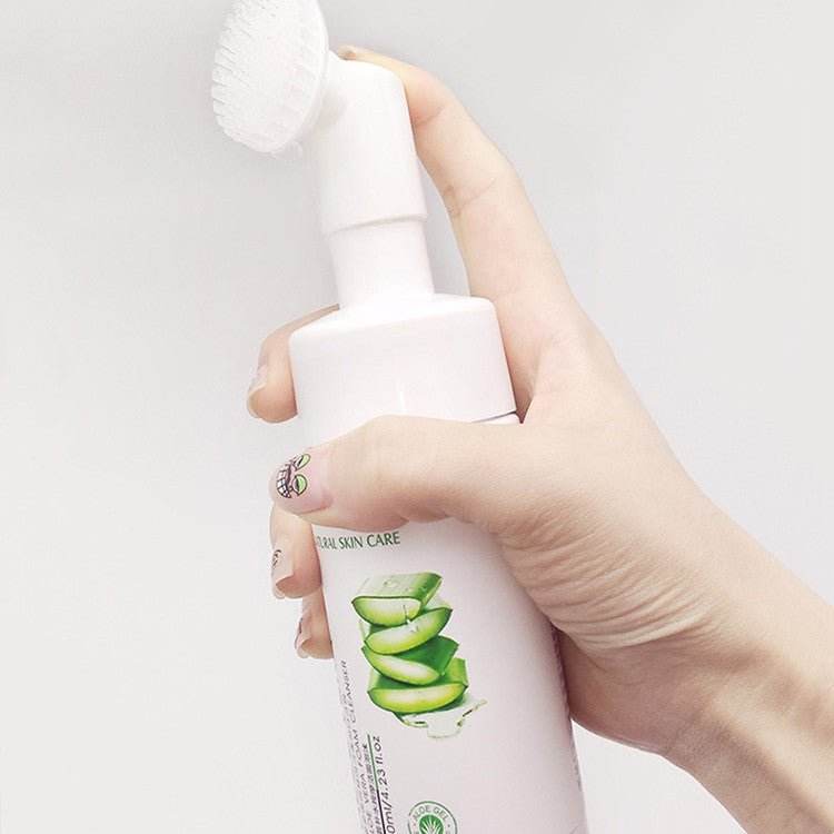 Aloe Vera Hydrating Massage Foaming Cleanser - ZEEKO.AE